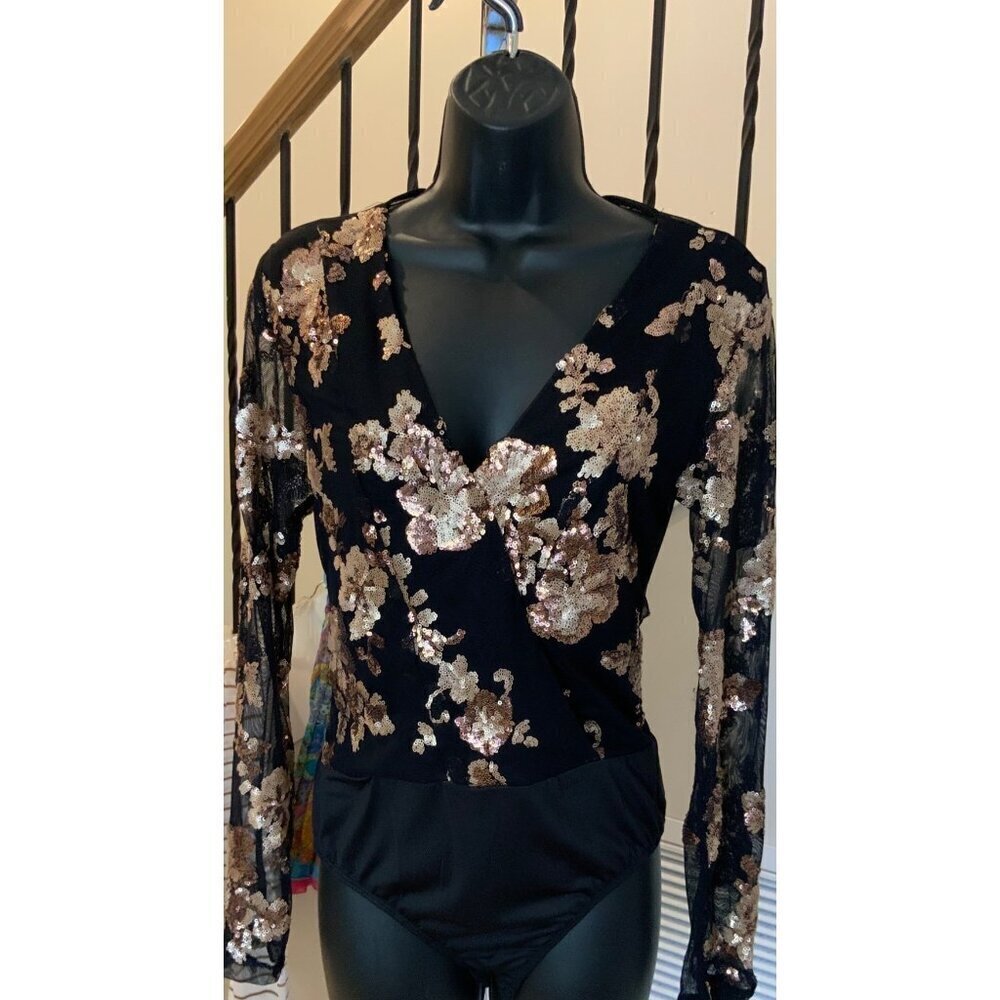 Girl in mind dressy bodysuit long sleeves Med